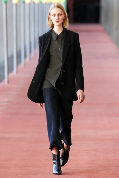 Look 9